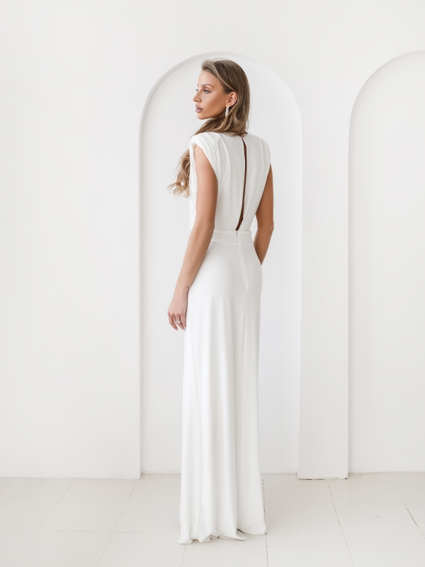 Sukienka Isabelle Soft White – elegancka sukienka maxi z rozcięciem